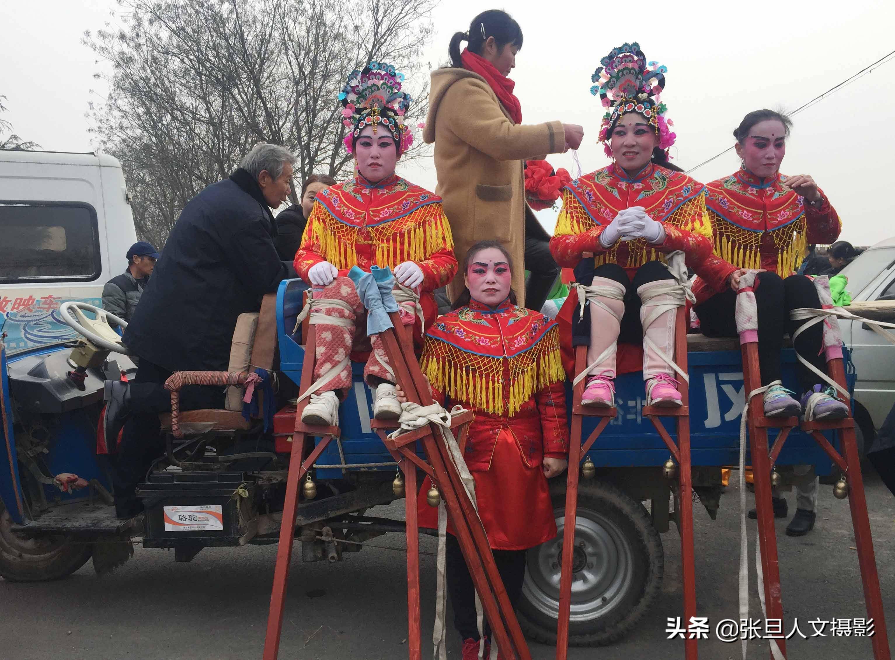 传统民俗运动——高跷比赛热火朝天的简单介绍