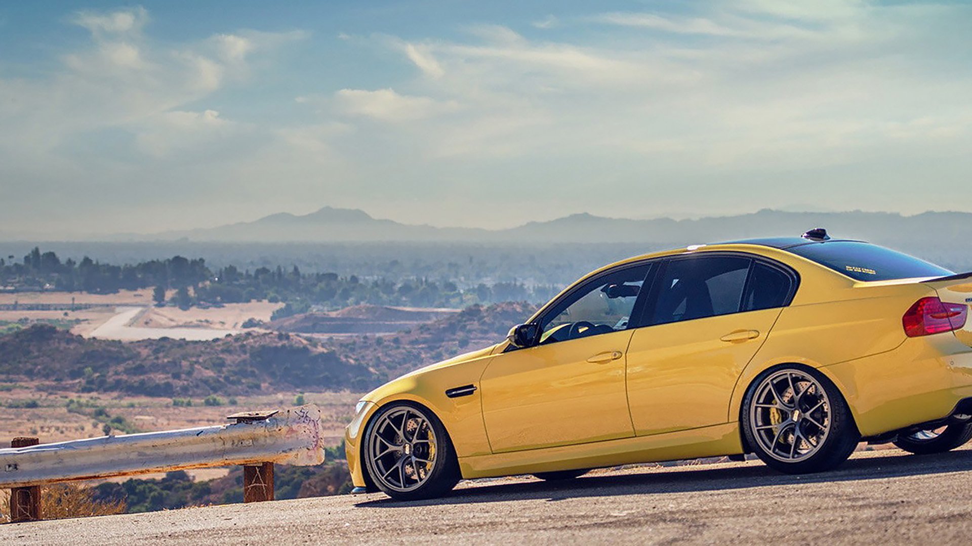 荷兰队在欧洲预赛中展现强大实力,荣誉在望