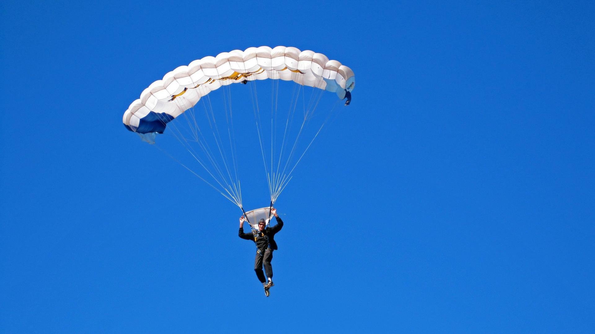 急流冲浪挑战赛，水上极限运动的新天地，急流航行